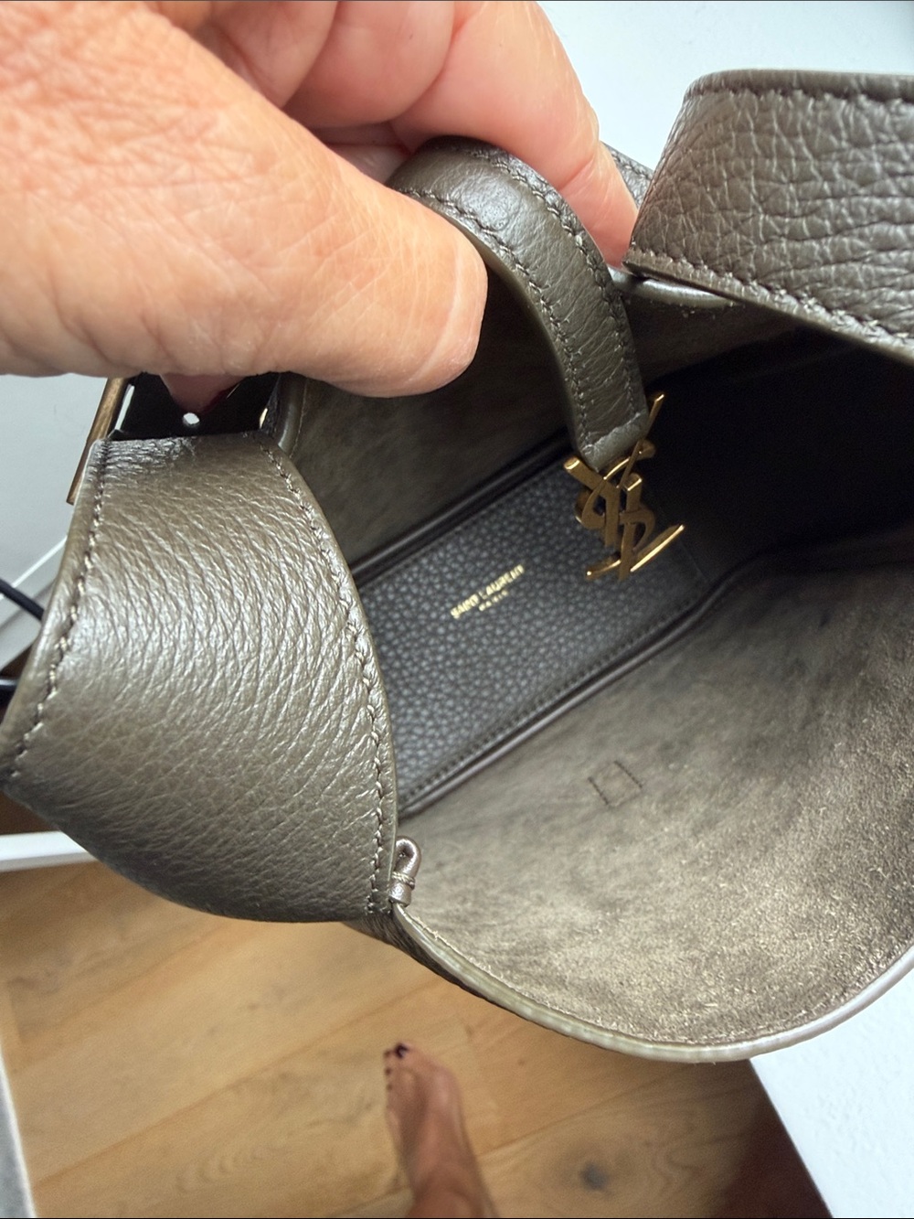 Saint Laurent Le 5 A 7 Hobo Bag in Deer Leather Pebbled Shoulder Bag. BRAND NEW - Picture 5 of 10